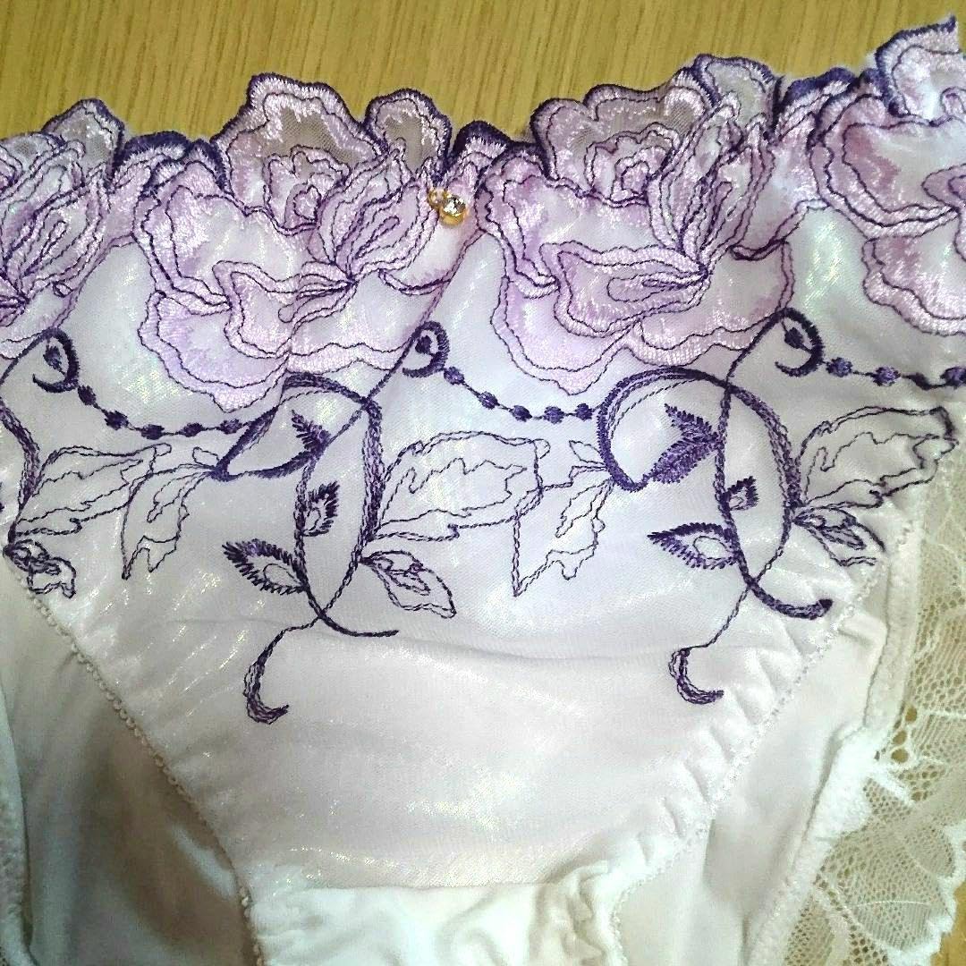Amazon.co.jp: パウダリータッチブラセット バラ柄刺繍レース